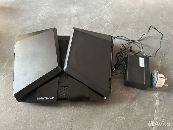 Роутер Netgear raxe500