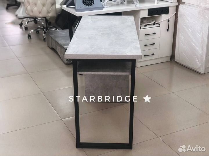 Стол маникюрный с розетками