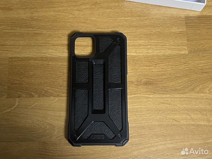 Чехол на iPhone 11 pro max UAG