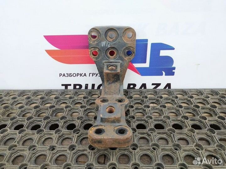 Кронштейн V-образной тяги