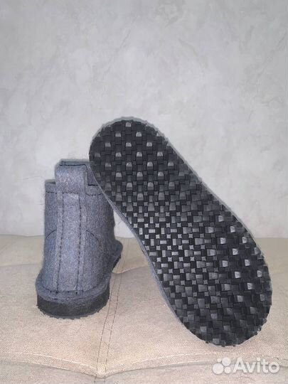 Валеши женские серые