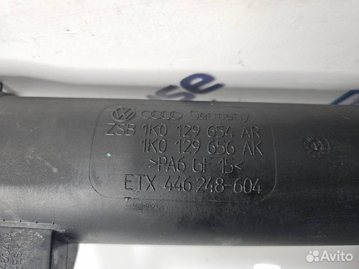 Патрубок воздушного фильтра Volkswagen Passat B6