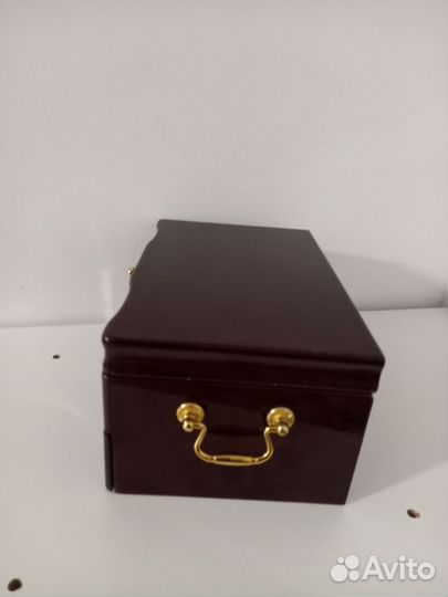 Шкатулка музыкальная из качественного дерева