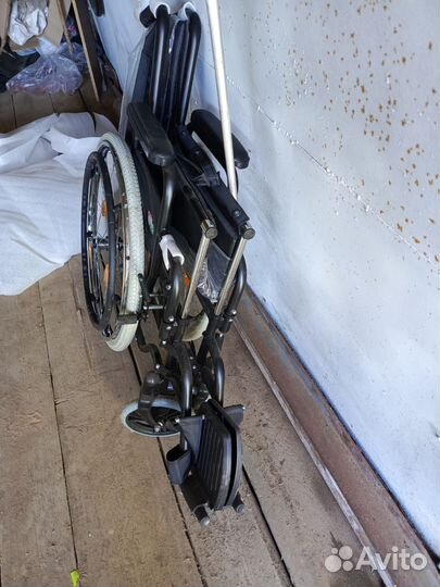 Инвалидная коляска