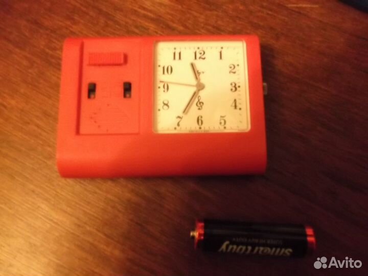 Часы-будильник Луч СССР