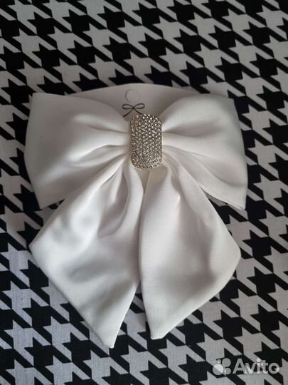 Заколка для волос в школу