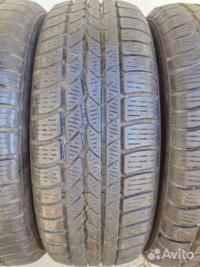 Continental ContiIceContact 4x4 215/60 R17 96H