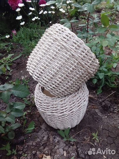 Кашпо из искусственного ротанга