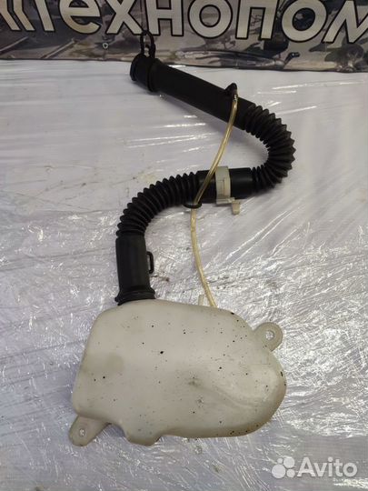 Бачок омывателя задний Mitsubishi Pajero Sport