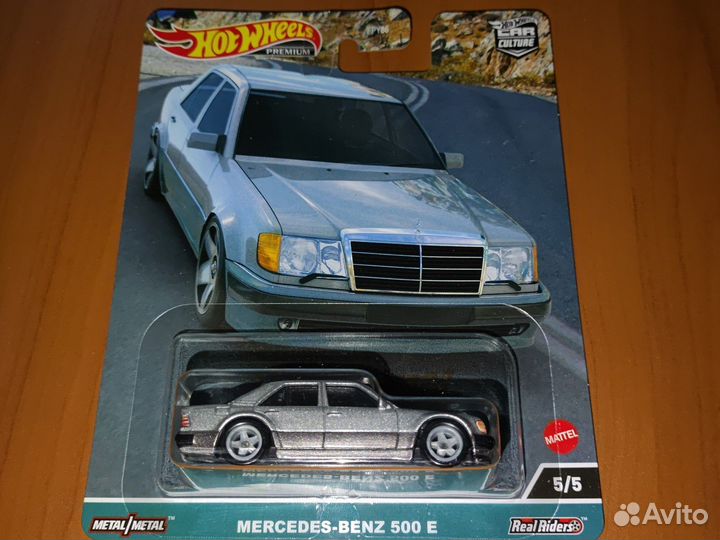 Hot wheels premium mercedes