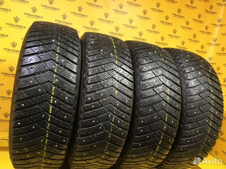 Goodyear UltraGrip Ice Arctic SUV 215/65 R17 99T