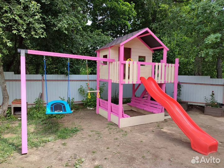 Детские деревянный домик на сваях