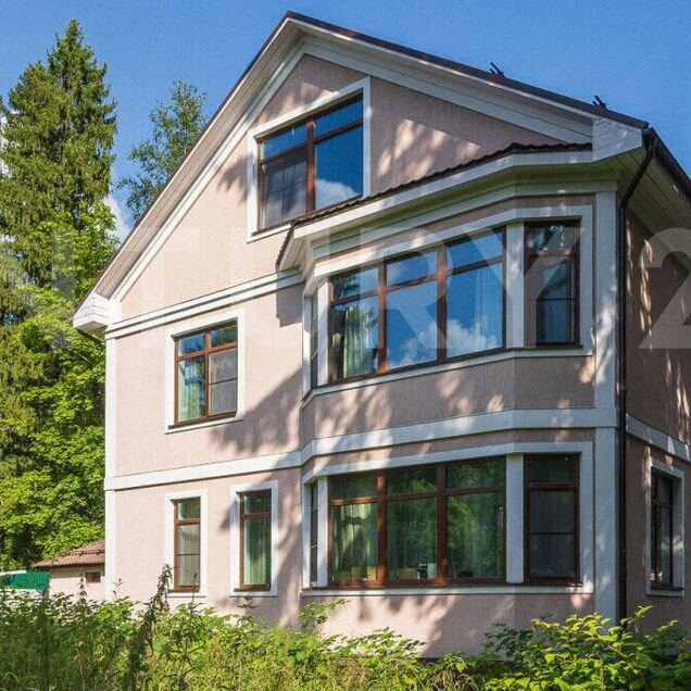 Дом 250 м² на участке 20 сот.