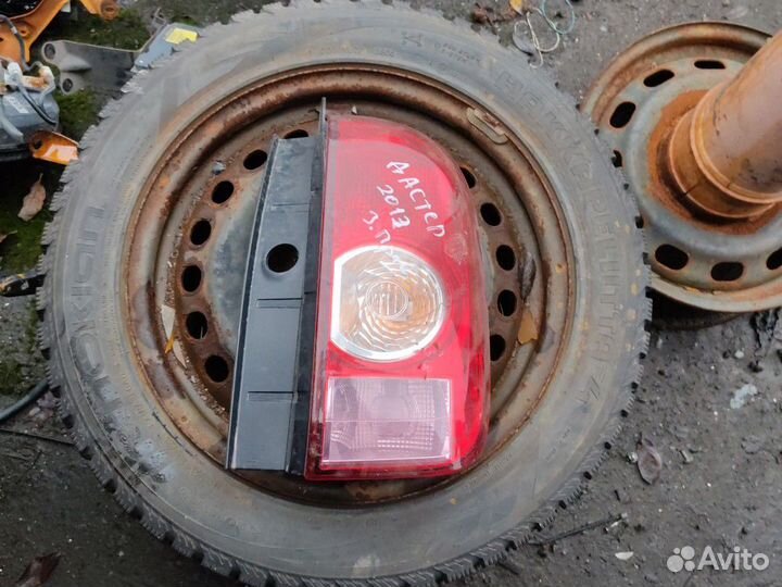 Фонарь задний правый Рено Дастер 2014