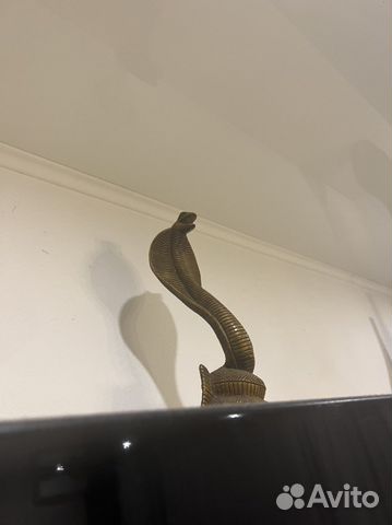 Статуэтка змея