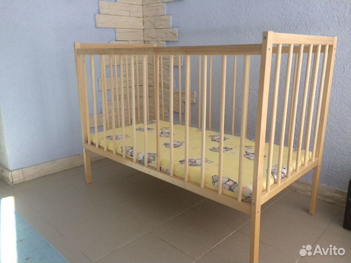 Детская кроватка