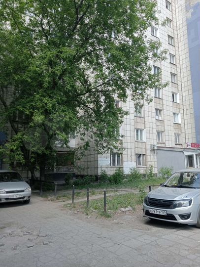 Комната 18 м² в 8-к., 9/9 эт.