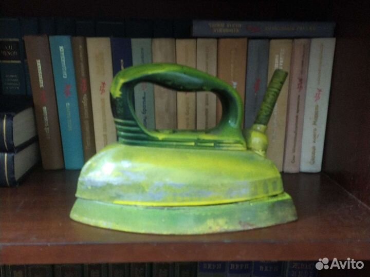 Утюг интерьерный