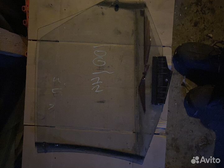 Стекло заднее правое audi 100 44 кузов