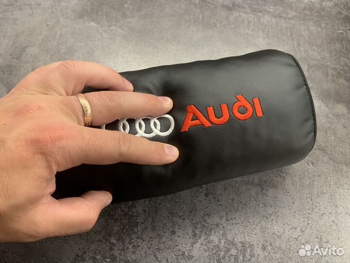 Автомобильная подушка под шею Audi