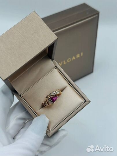 Кольцо Bvlgari Serpenti