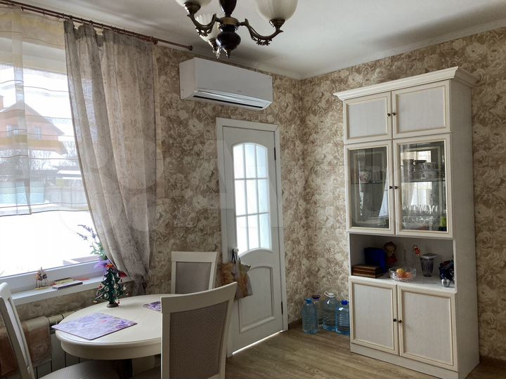 Дом 199,9 м² на участке 6 сот.