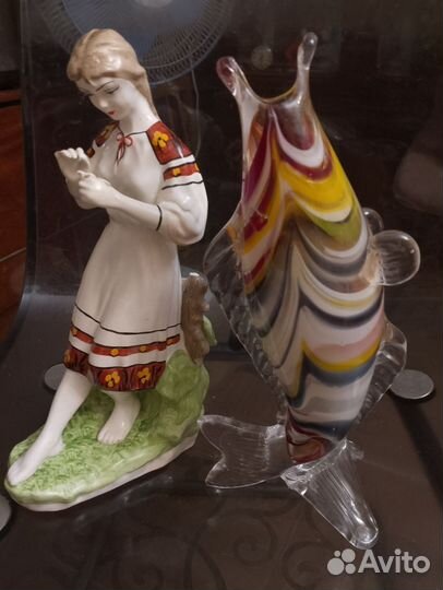 Фарфоровые статуэтки СССР Гадание на ромашке