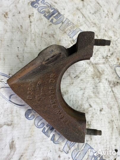 Кронштейн полуоси Ford Fusion