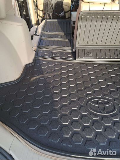 Ковёр багажника venza