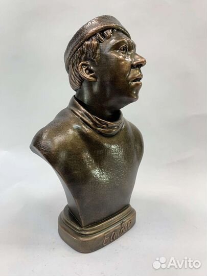 Бюст Юрия Владимировича Никулина