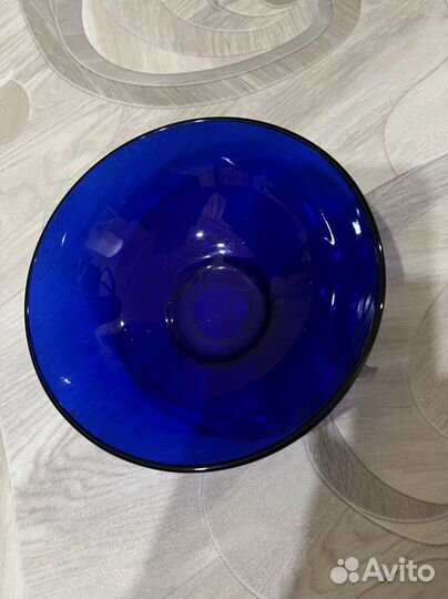 Пиала из синего стекла