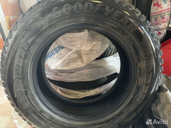 Goodyear Ultragrip Ice Arctic 235/65 R17 R