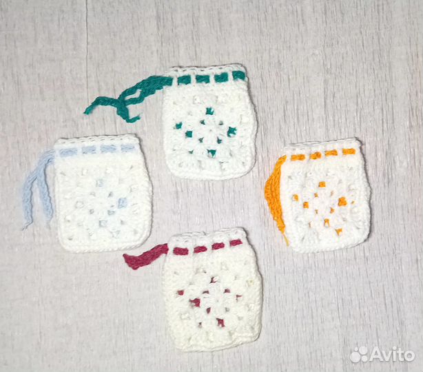 Вязаные мешочки для наушников мелких подарков