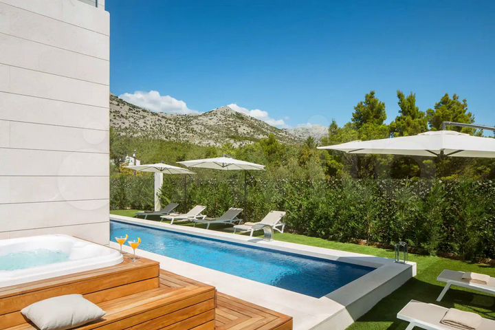 Дом 259 м² на участке 8 сот.