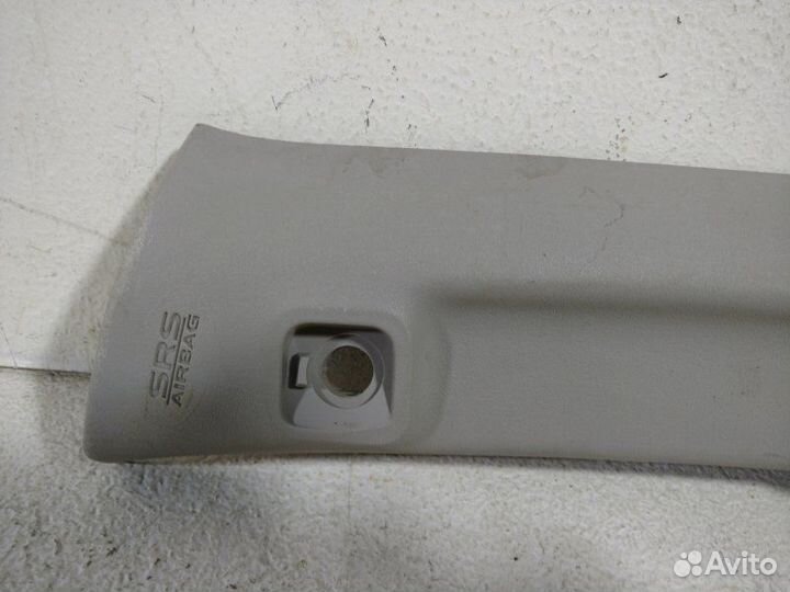 Накладка передней левой стойки передняя левая