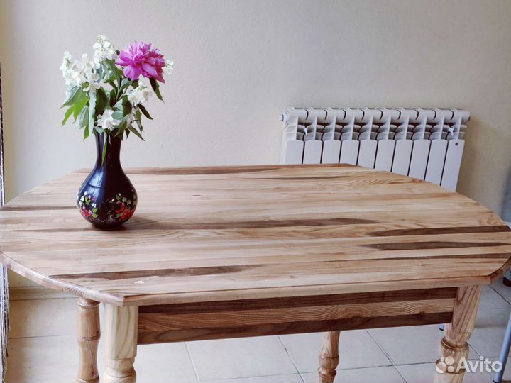 Кухонный стол