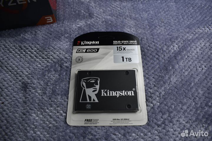 SSD накопитель Kingston 1 TB KC600 2,5