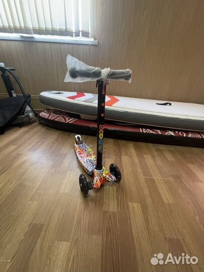 Самокат детский со светящимися колесами