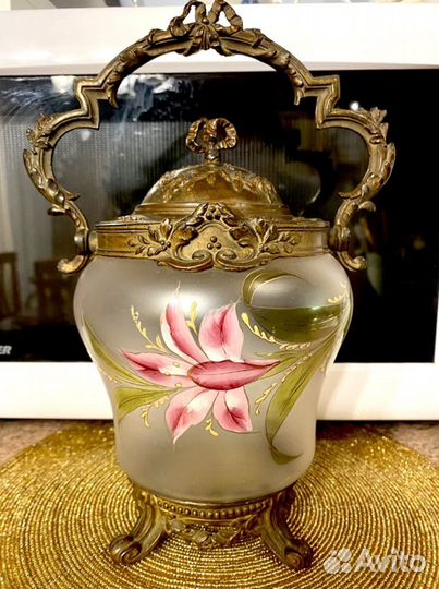 Вaза, бисквитница