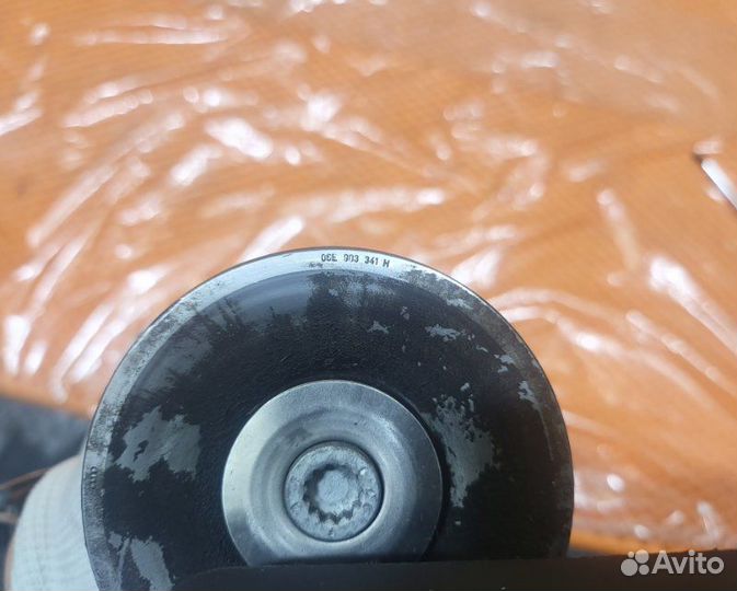 Паразитный / Ведущий ролик, клиновой ремень Audi