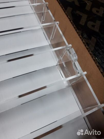 Полка для моделек 1:64 акрил с защитным стеклом