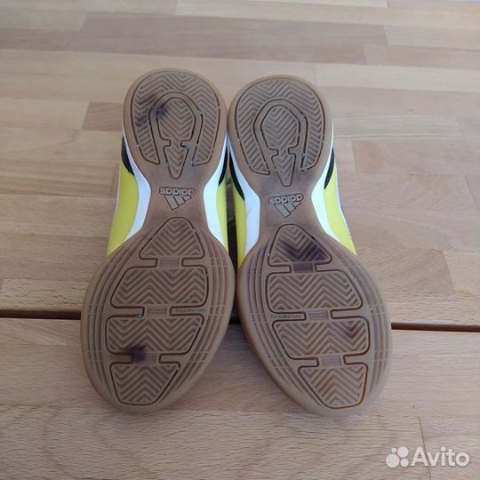 Бутсы футзалки Adidas, Nike