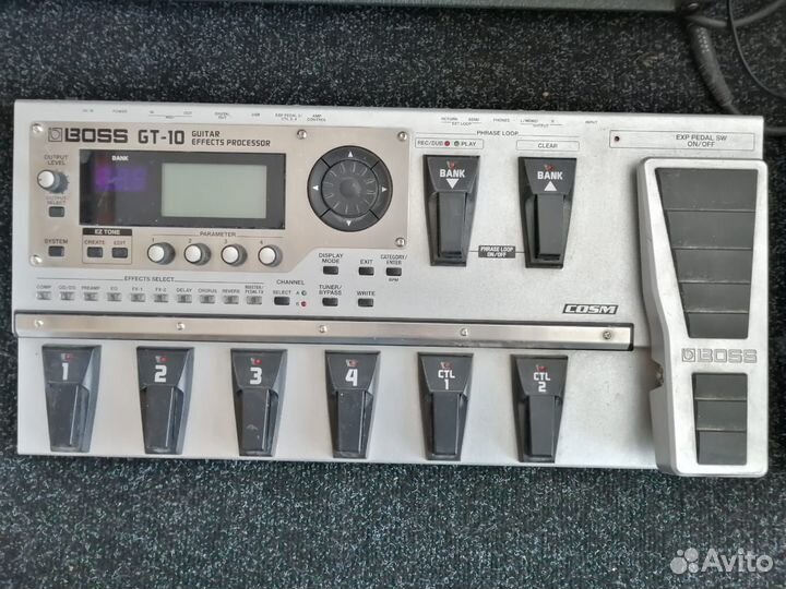 Гитарный напольный процессор boss gt-10