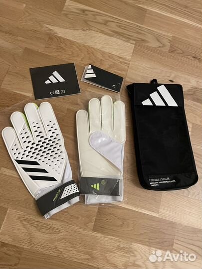 Вратаские перчатки Adidas Predator