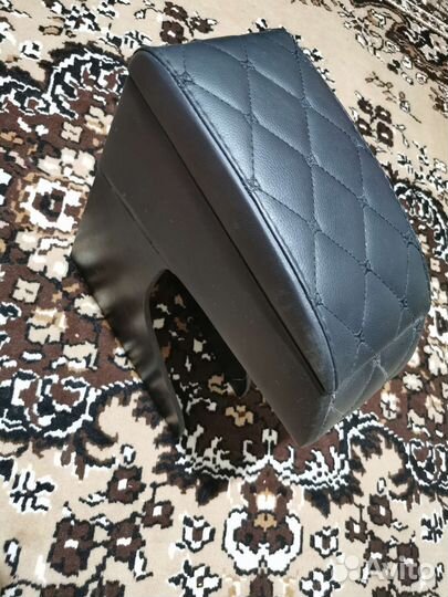 Подлокотник