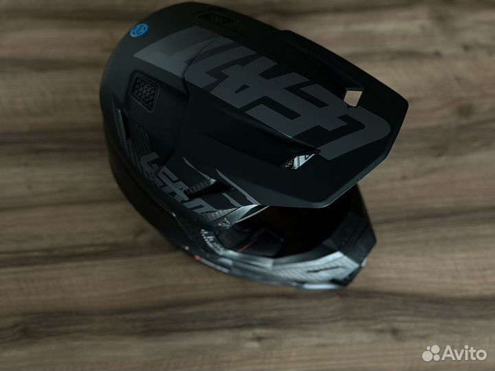 Мотошлем Leatt Moto 9.5 Carbon, Carbon M