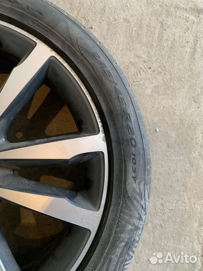 Колесный диск с резиной jaguar F-pace R20