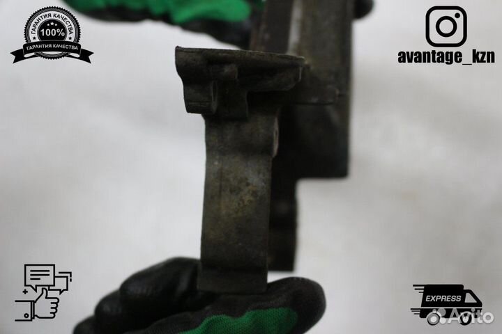 Нижняя крышка грм Renault Symbol 2 K4J712