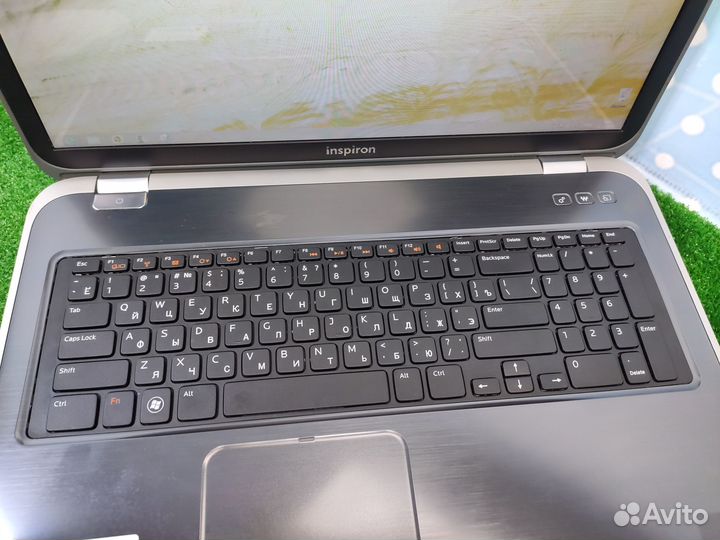 Ноутбук Dell Inspiron 17