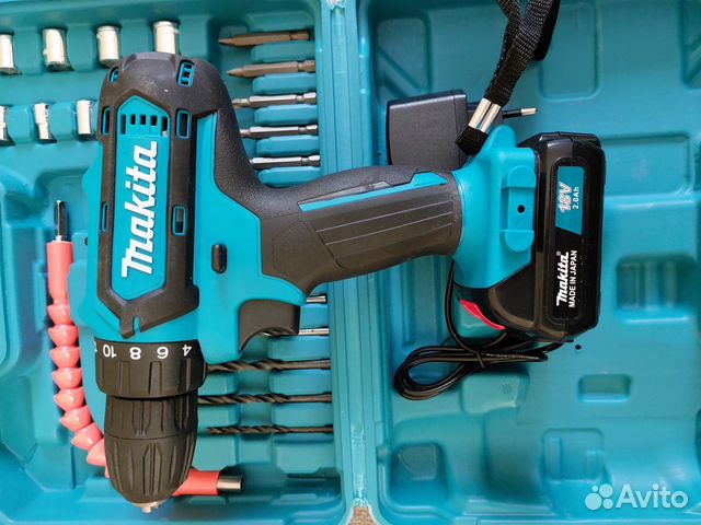 Шуруповерт Makita 18В с набором